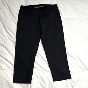 Knockout by Victorias Secret black  Capri legging